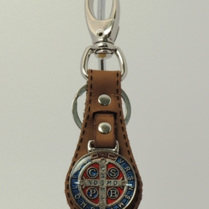 Chaveiro São Bento em Couro com Mosquetão