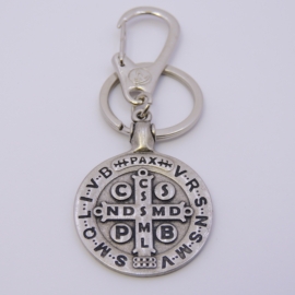Imagem do produto Chaveiro Medalha de São Bento metal c/mosquetão. - 