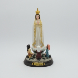 Imagem do produto Nossa Senhora de Fátima c/os 3 pastorinhos 20cm em resina. - 