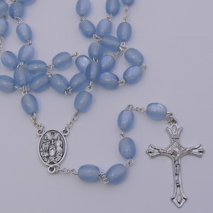 Terço madre perola azul 8mm c/trevo Pai Eterno e Perpétuo Socorro