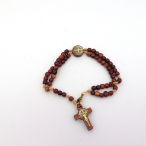 Pulseira Terço São Bento madeira 4mm.