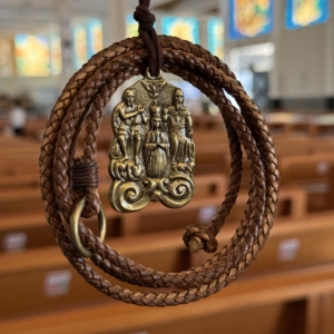 Adorno Laço Divino Pai Eterno em Couro para Carro